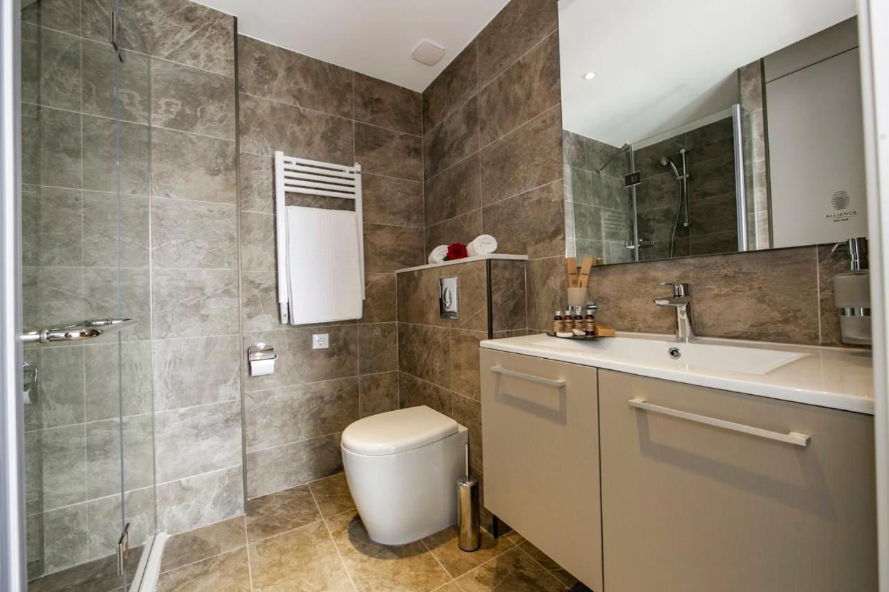 Apartments In Alliance Батумі Екстер'єр фото